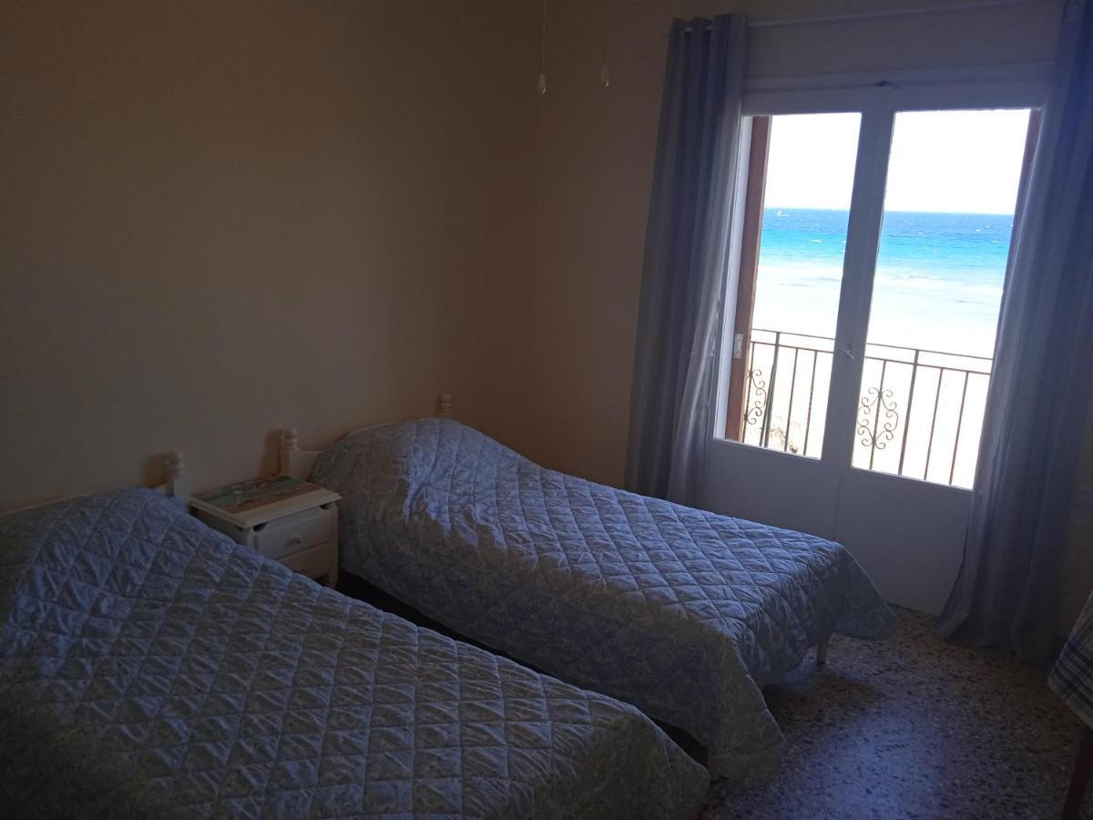 Apartment On The Beach Artemida  Exterior foto